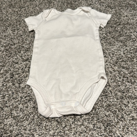 Bundle of 6mo clothing - Picture 2 of 11